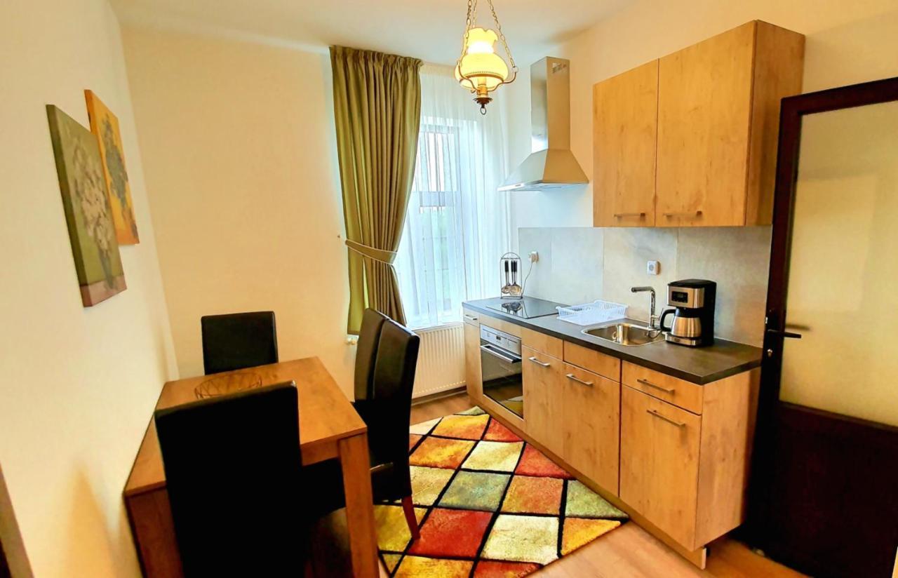 Zur Krone Aparthotel Widdershausen エクステリア 写真